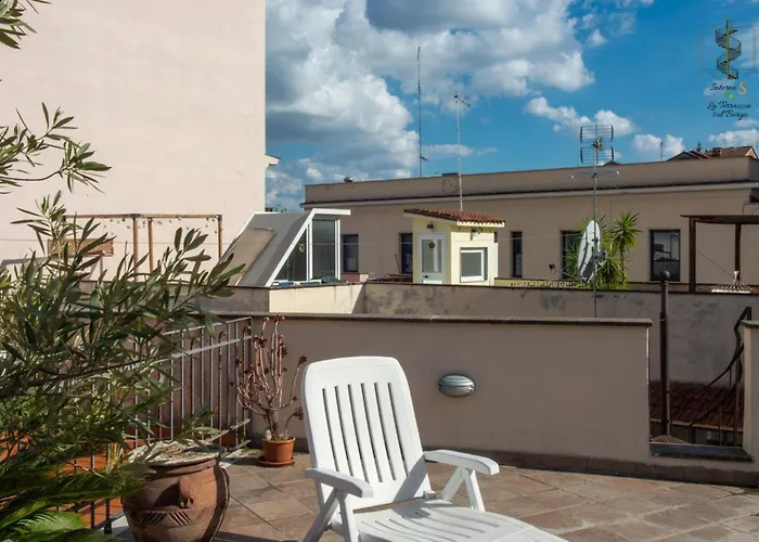 Interno Otto Con Bellissima Terrazza E Gazebo Roma